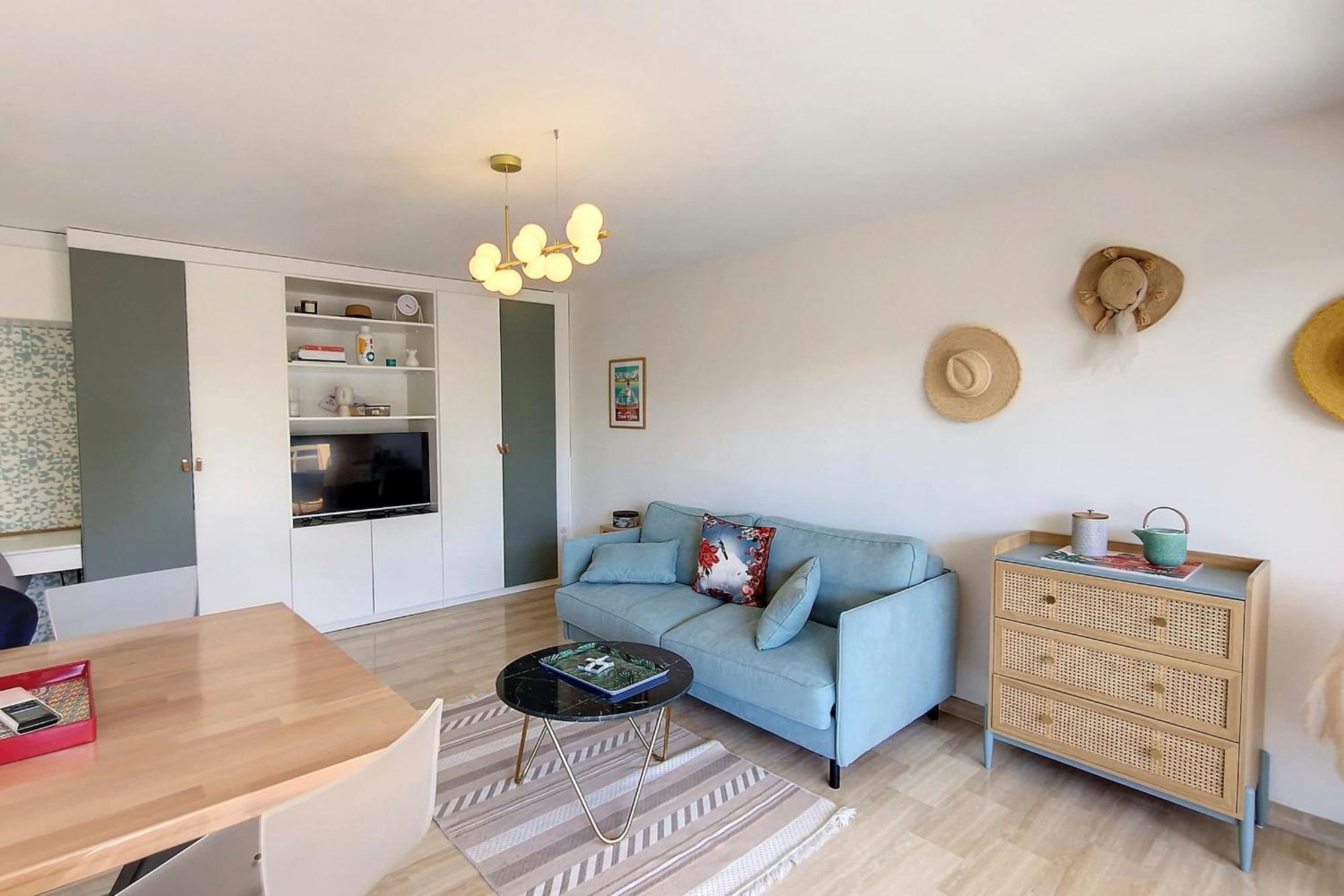 Casa de férias Henri Camille Real Estate -beautiful One Bedroom Swimming Pool And Parking